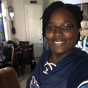 Meet your Posher, Alexis